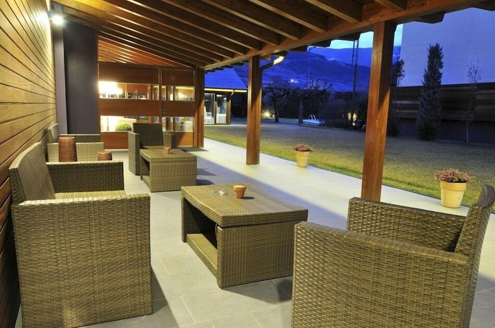 Hotel Restaurant Pessets & Spa ソート エクステリア 写真