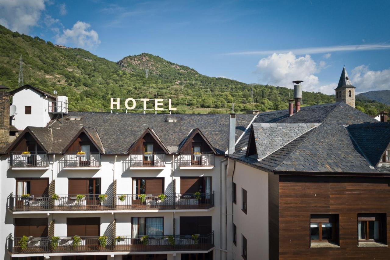 Hotel Restaurant Pessets & Spa ソート エクステリア 写真