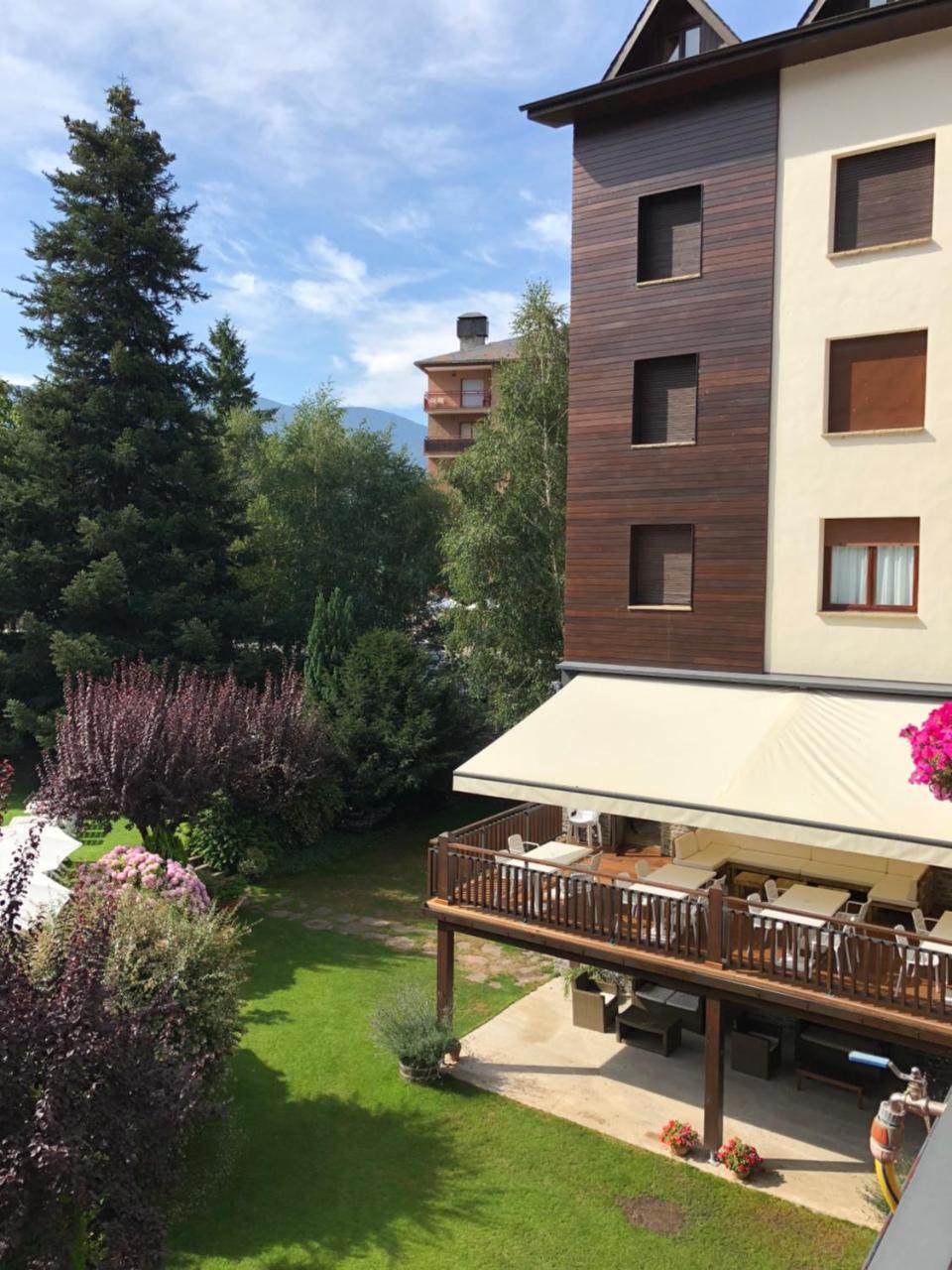 Hotel Restaurant Pessets & Spa ソート エクステリア 写真